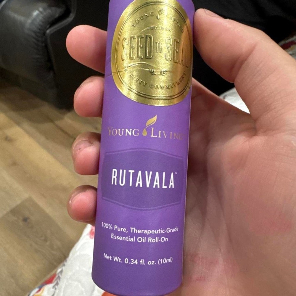 Rutavala YOUNG LIVING ESSENTIAL OILS. ROLL ON BOTTLE'